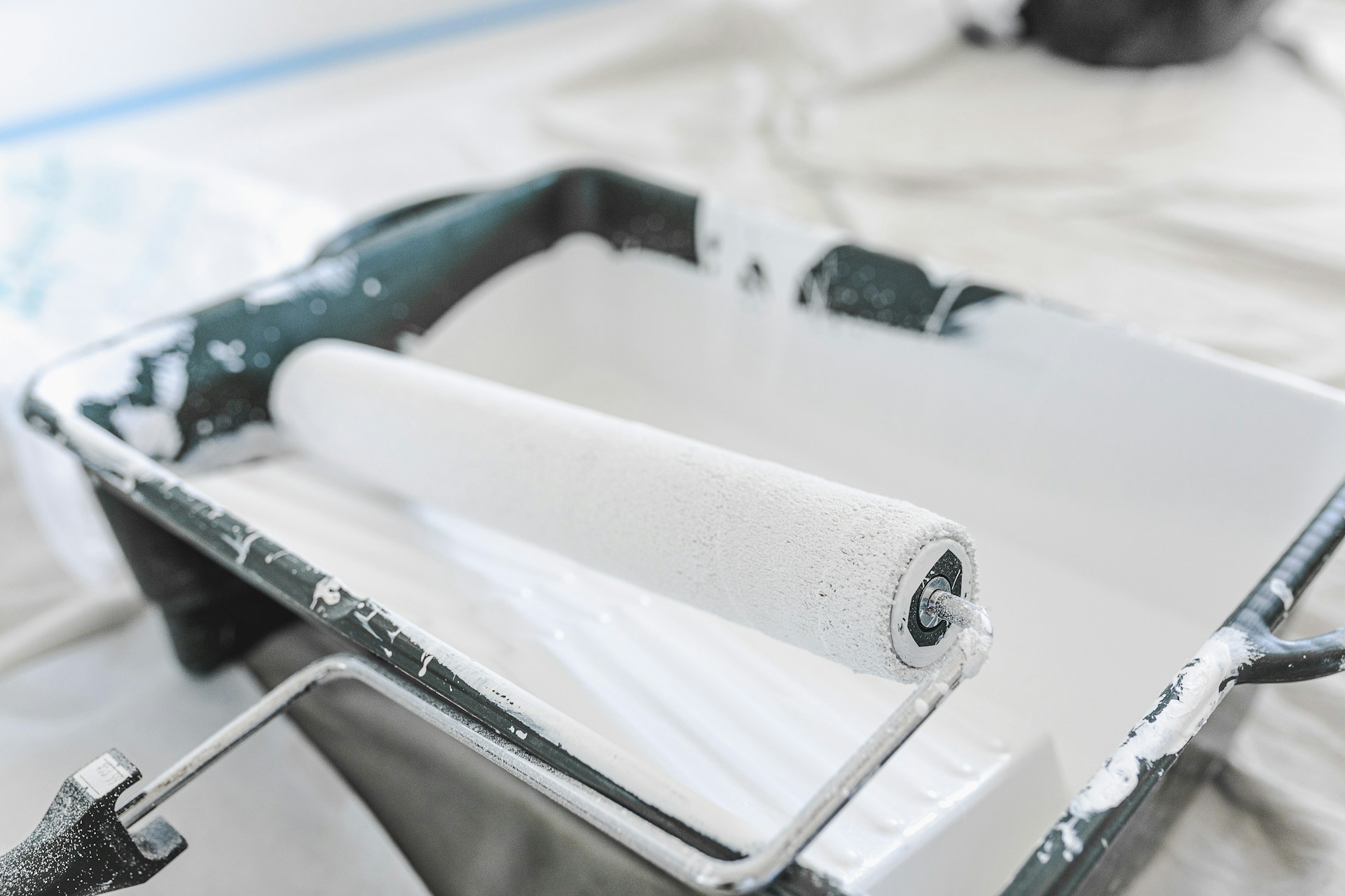 Brush, Roll, or Spray? Pick the Perfect Paint Trick for Your Project