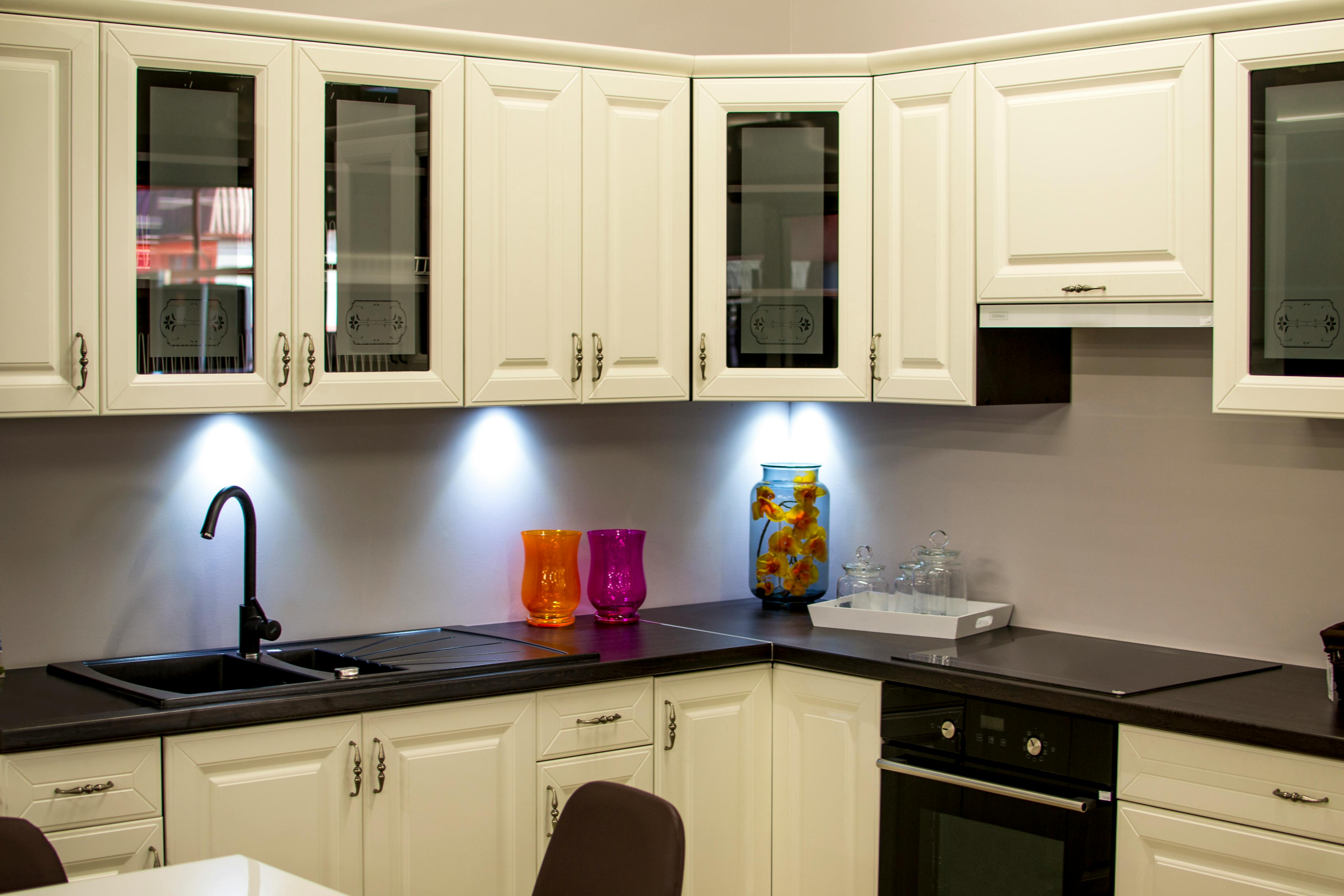 Cabinet Painting vs Full Replacement: Cost, Time, and Aesthetic Benefits