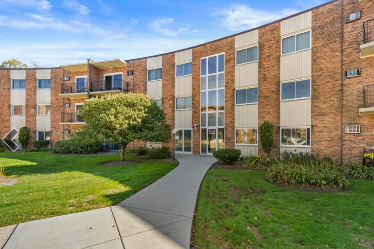 Oak Lawn Condo