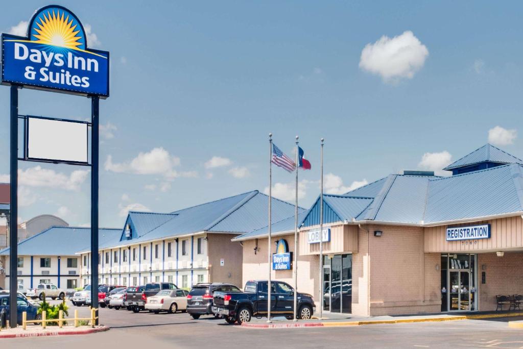 Days Inn and Suites Laredo Texas
