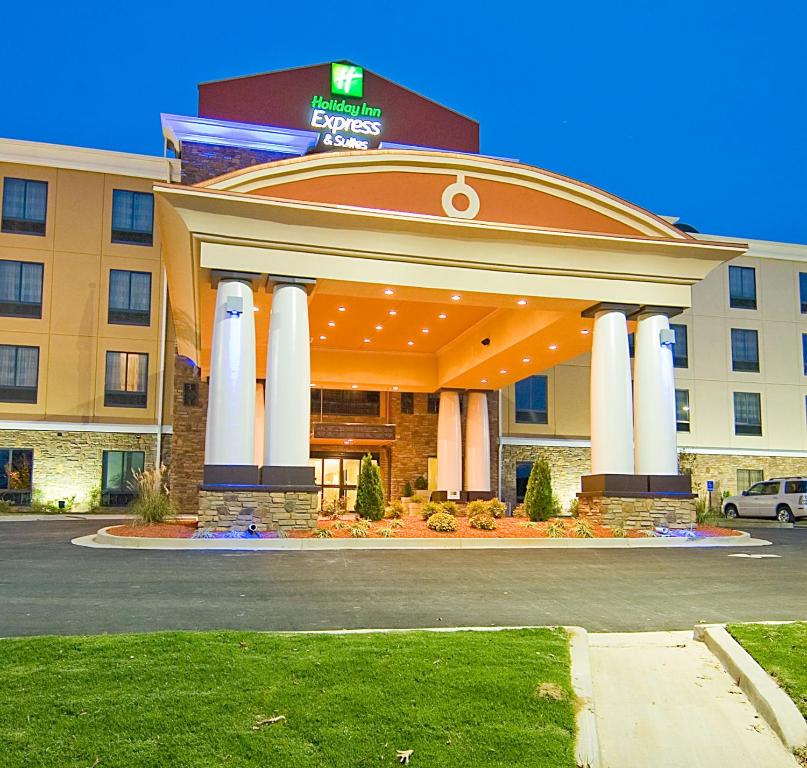 Holiday Inn Express Fulton