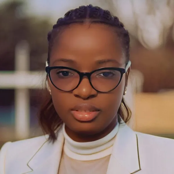 ELOKO LUEMBE RACHEL (la go concentrée)