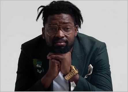 MOUSTIK le Karismatique