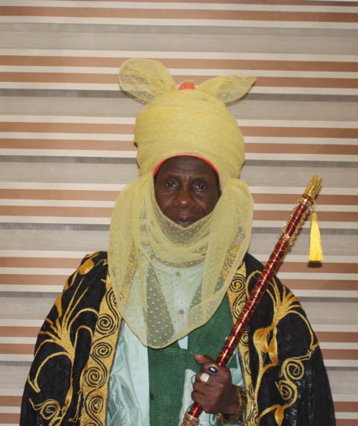 Sa Majesté KHALIFA professeur Ouba Haoudou Razakou