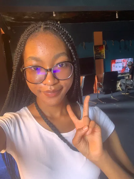 Bilo’o Akoumba Asso’o Nefertiti