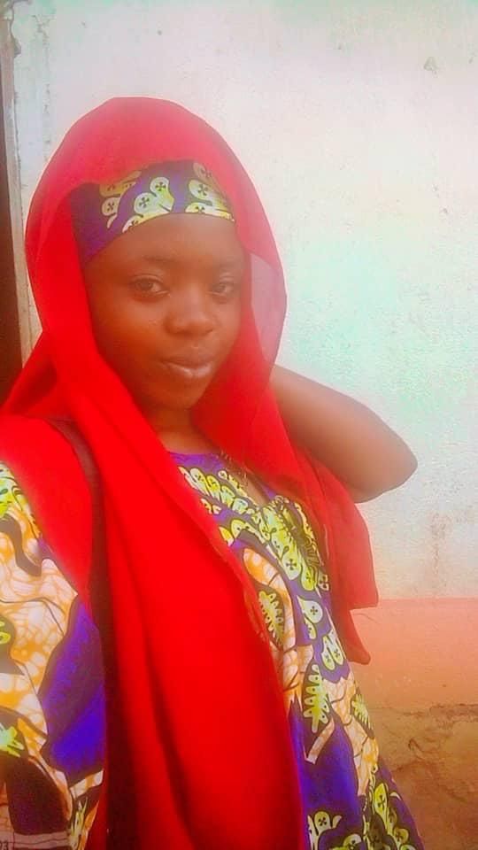 Monde mbouomboum Naïma aliya