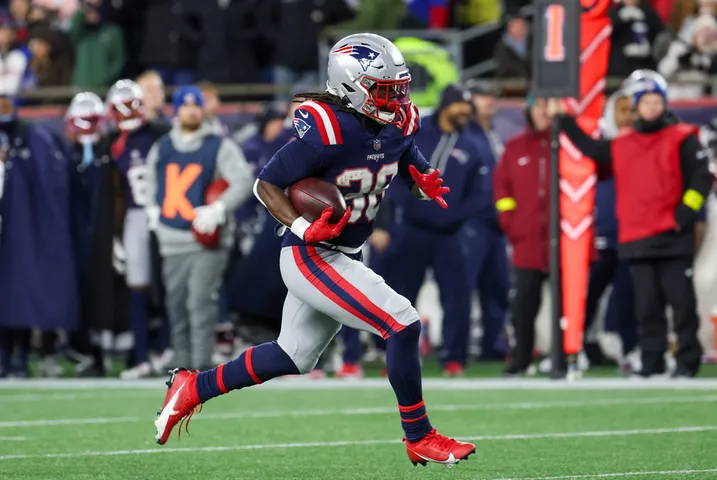 NFL Week 18 Takeaways: Best Games, Top Performers, and Playoff Betting Angles
