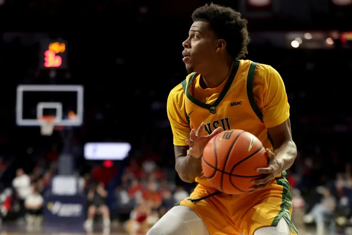 Biggest First-Round Upsets in NCAA Tournament History: 10 March Madness Shockers