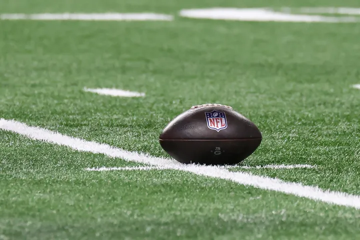 Should the NFL Switch to Grass Fields in Every Stadium?