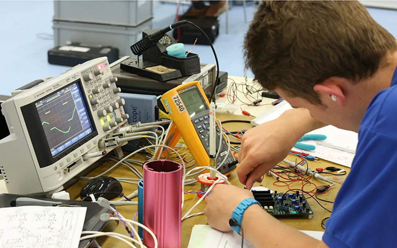 Elektroniker/in EFZ Way-up