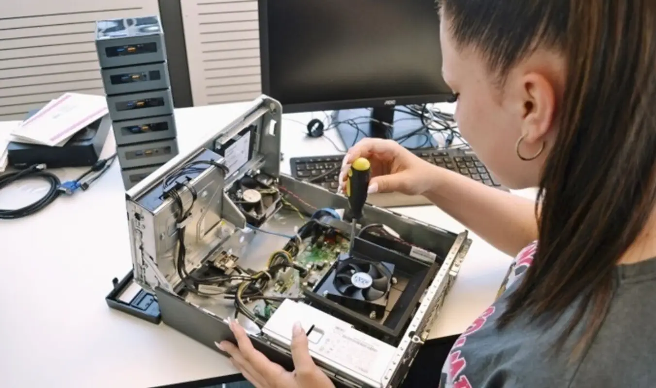 Operatore/trice informatico/a AFC
