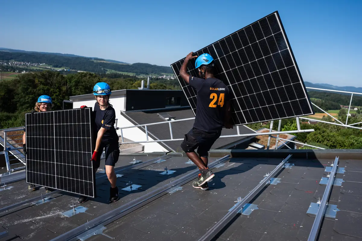 Monteur/euse solaire AFP