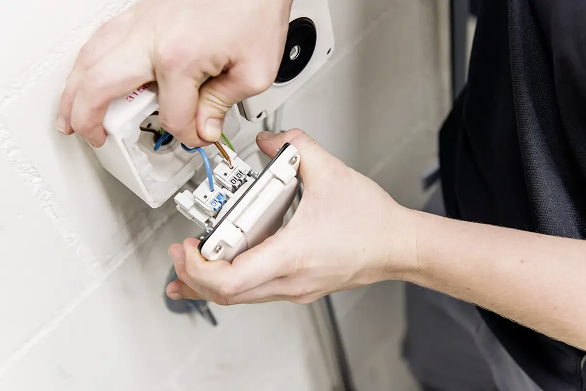 Installateur/trice-électricien/ne CFC