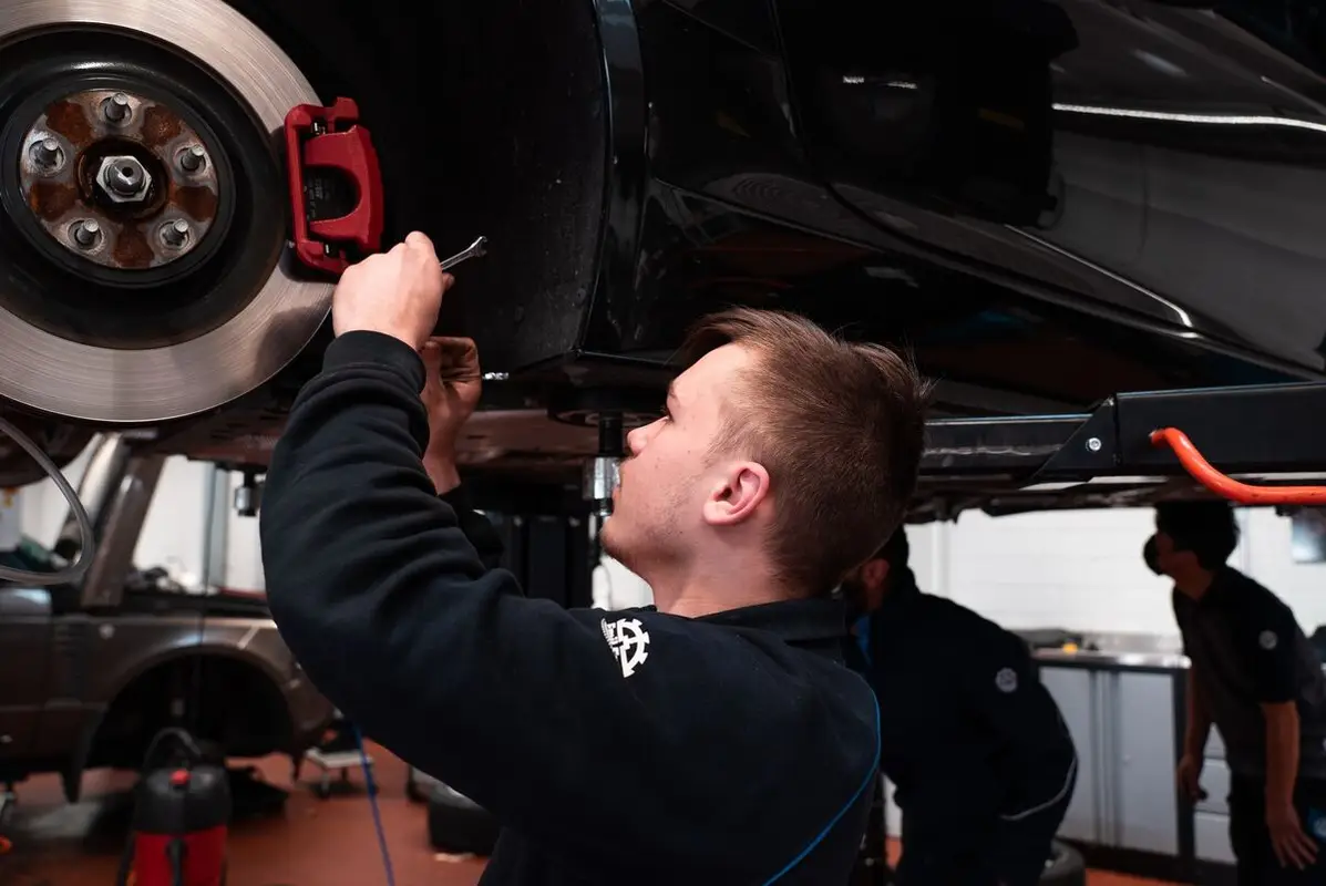 Mécanicien/ne en maintenance d'automobiles CFC Véhicules légers