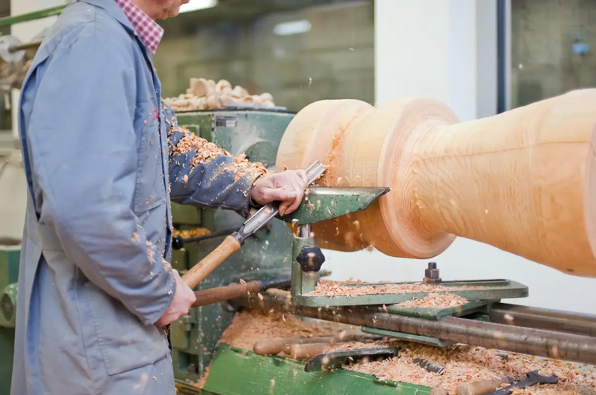 Beruf Holzhandwerker/Holzhandwerkerin EFZ Drechslerei