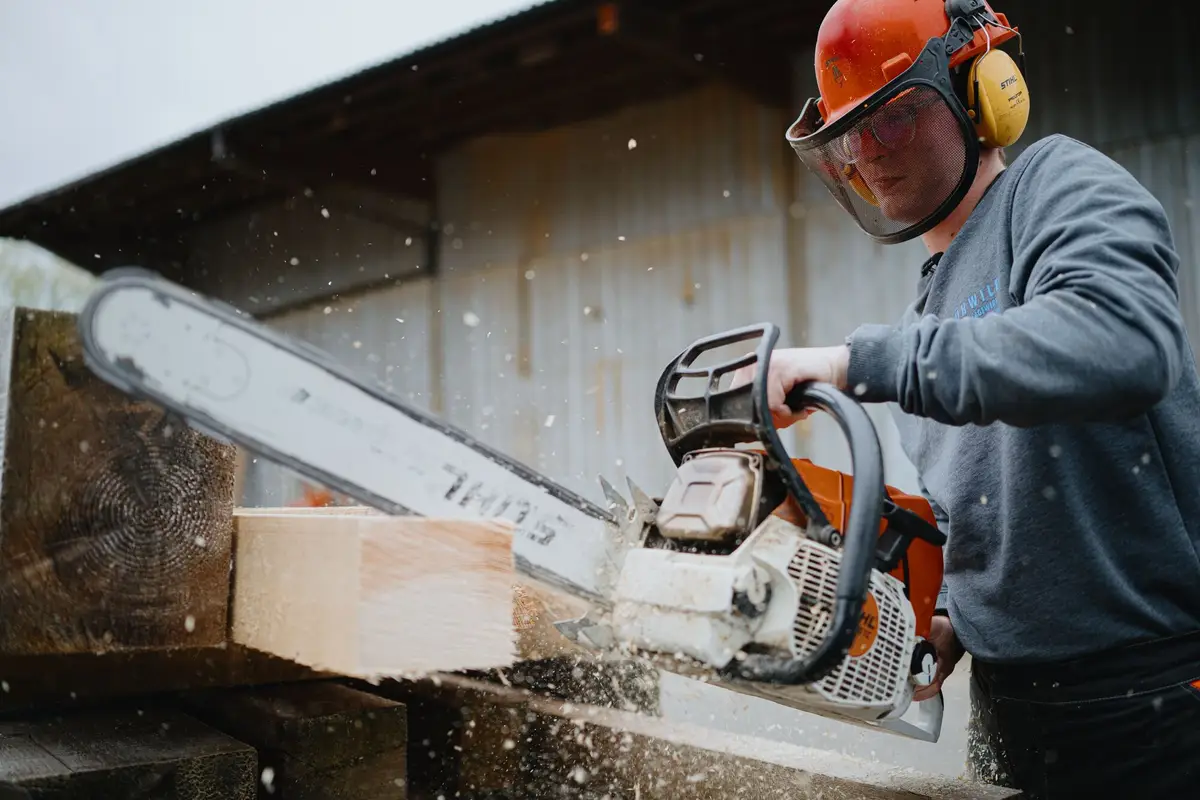 Beruf Holzindustriefachmann/Holzindustriefachfrau EFZ