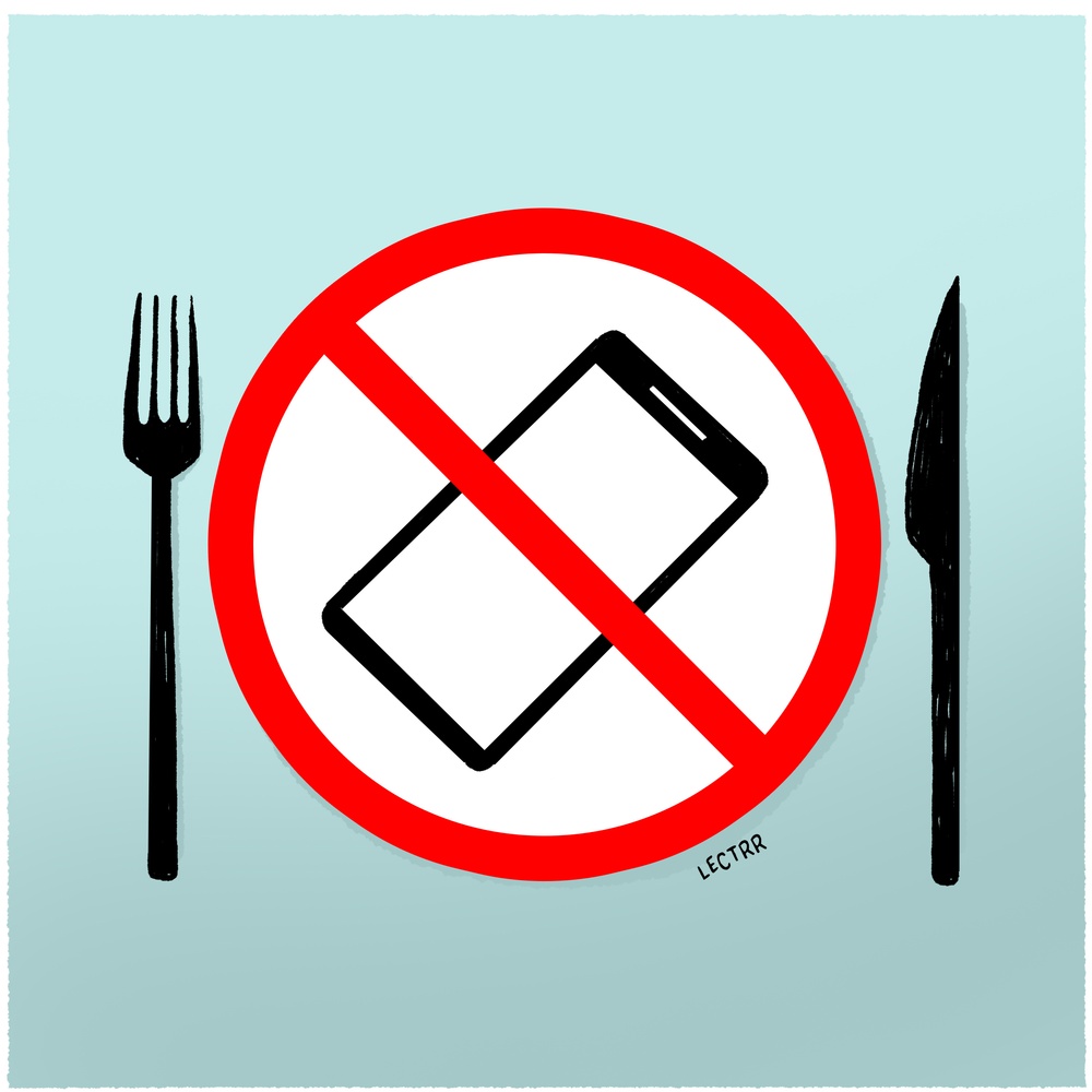 No smartphone at the dinner table