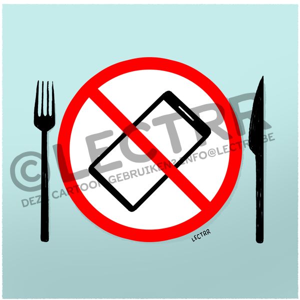 No smartphone at the dinner table