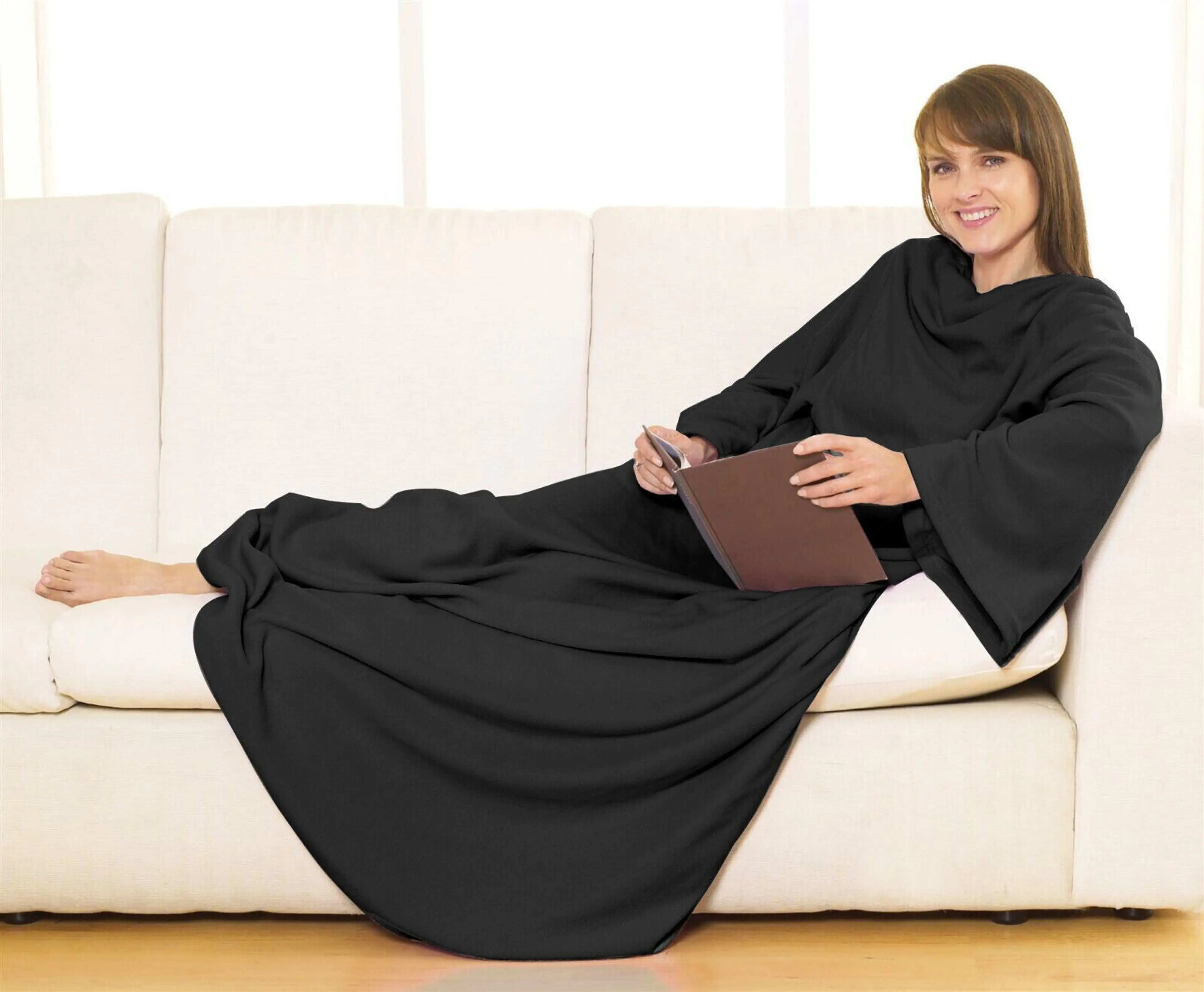 Sleeved Fleece Snuggle Blanket with Sleeves  (Black)